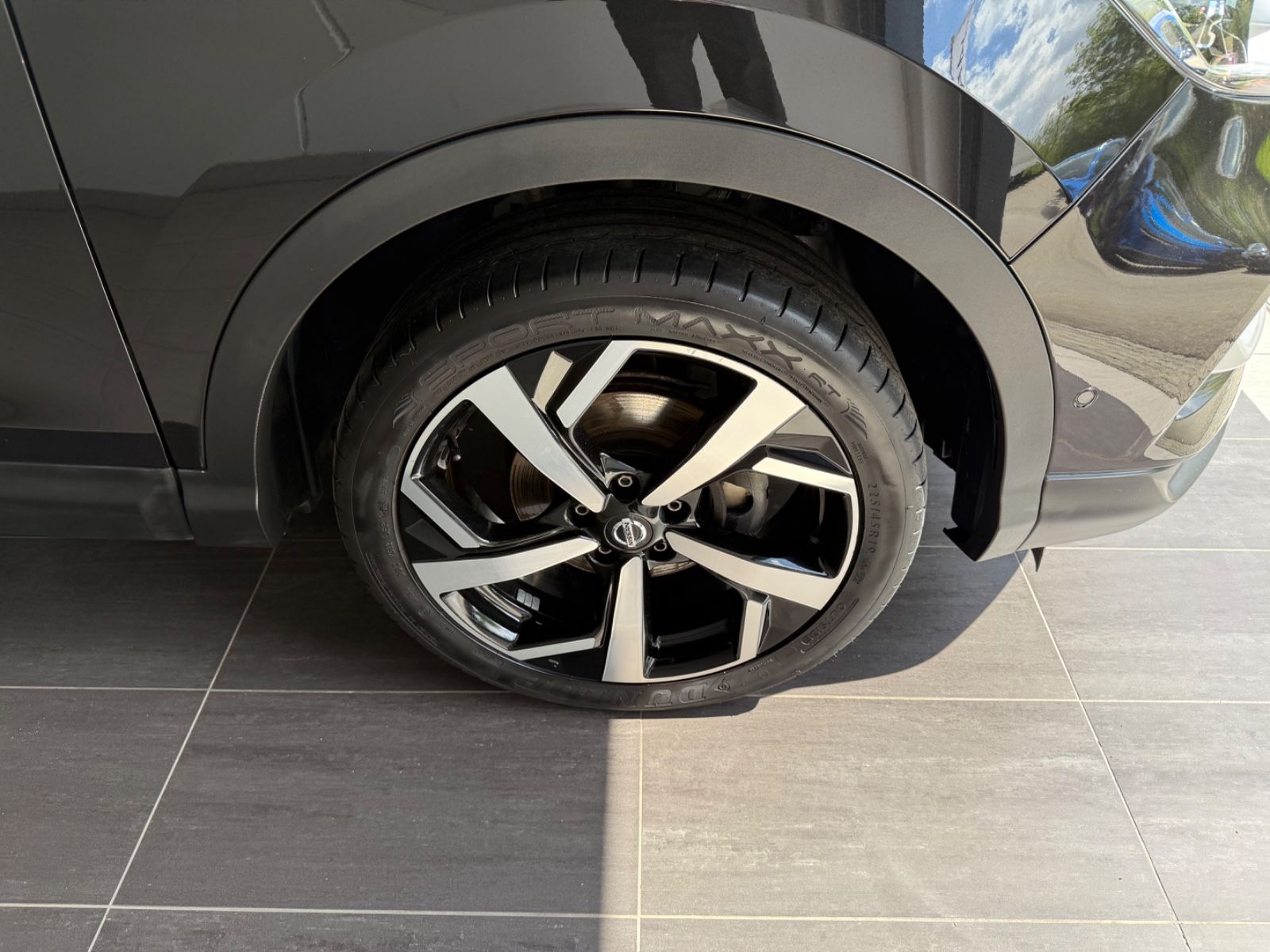 Fahrzeugabbildung Nissan Qashqai Tekna Safety-Shield-Paket 360°