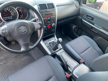 Bild 12 Suzuki Grand Vitara 1.6 4x4*KLIMAAUTO*SHZ*ALLWETTER*