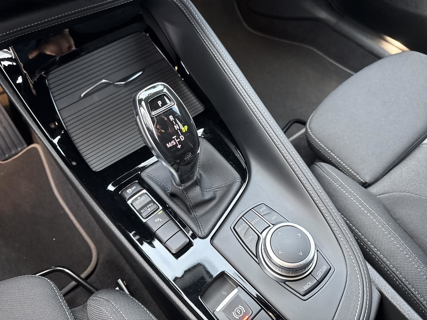 BMW X2 SDRIVE18I Navi LED El. Heckklappe Klimaautom  foto 13