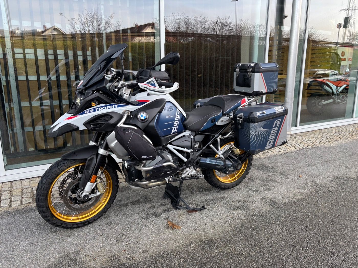 Fahrzeugabbildung BMW R 1250 GS Adventure Trophy mit Tieferlegung Alum