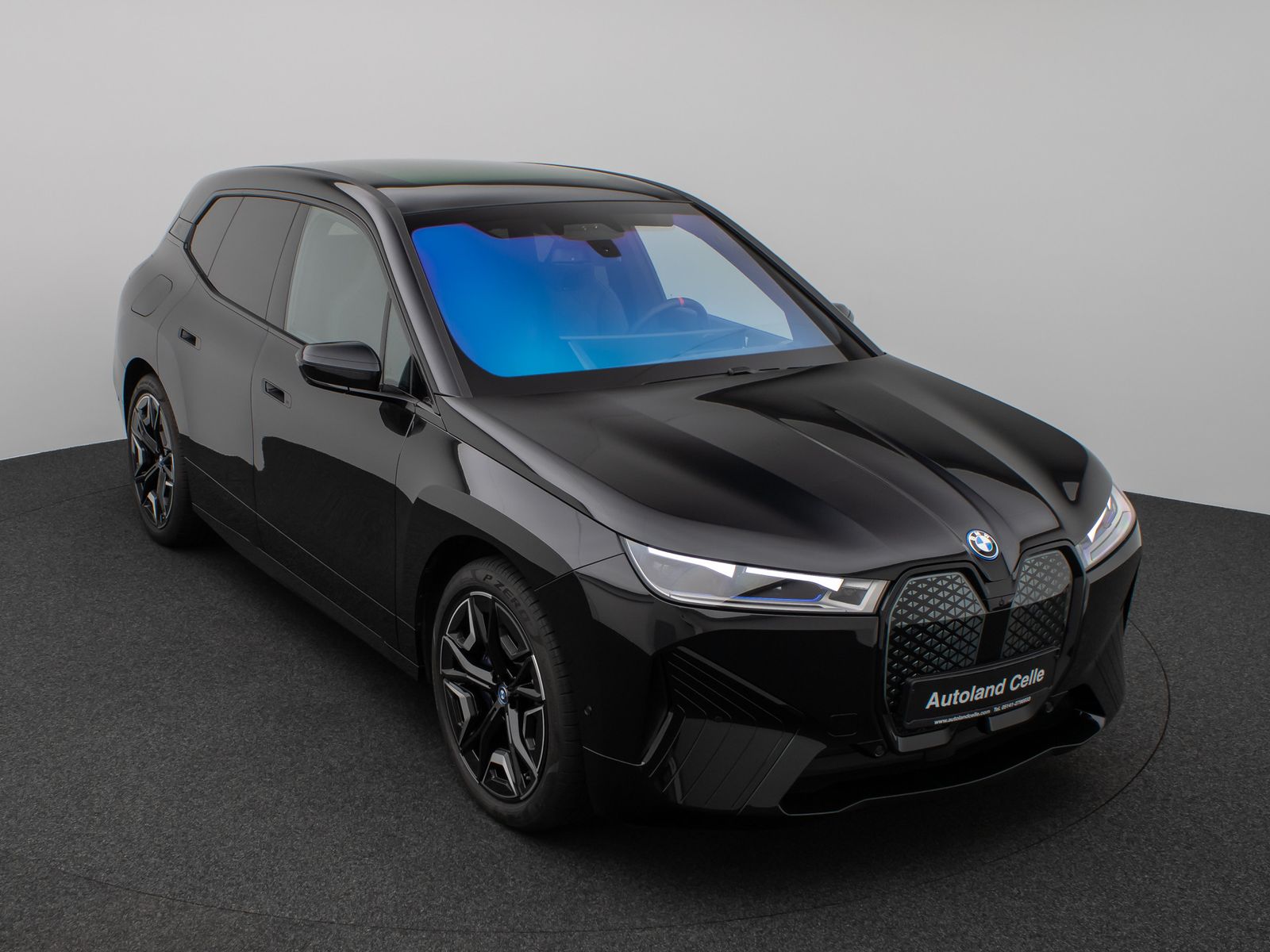 Fahrzeugabbildung BMW iX M60 Panorama 360°Laser B&W SoftCl Massage 22"