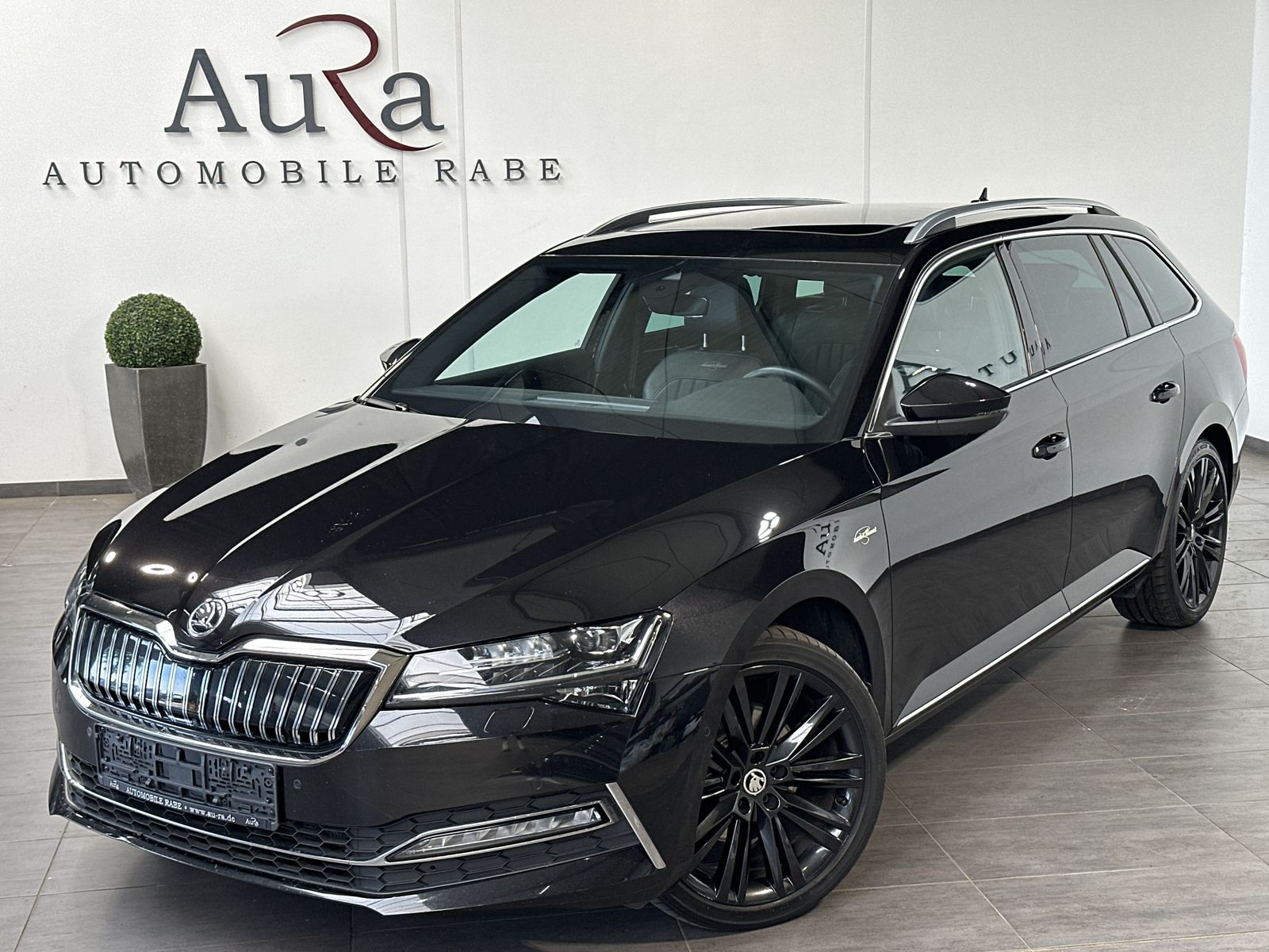 Fahrzeugabbildung SKODA Superb Combi 1.4 TSI L&K iV NAV+LED+AHK+360°+ACC