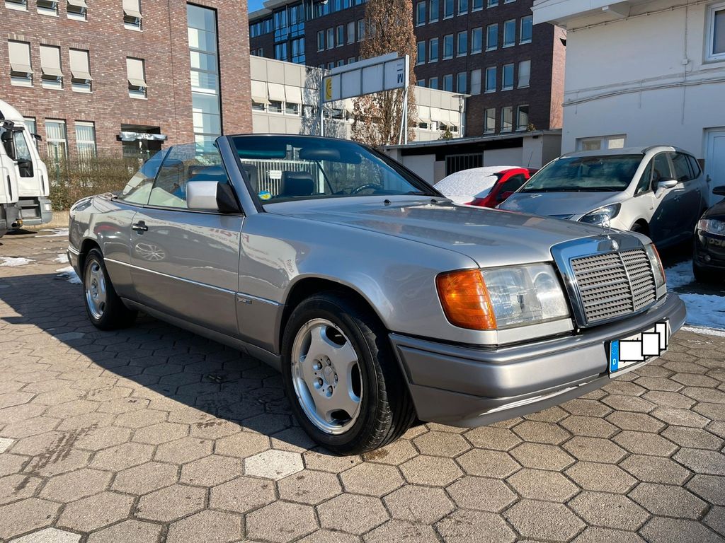 Mercedes-Benz CE 300