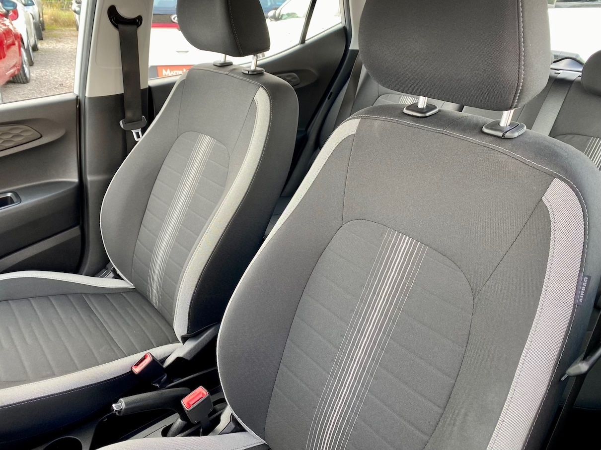 Fahrzeugabbildung Hyundai i10 1.0 Automatik KLIMA SITZ+LRHZ ALLWETTER PDC