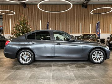 BMW 320d xDrive *NAVI*PDC*SZHZ*BI-XENON*