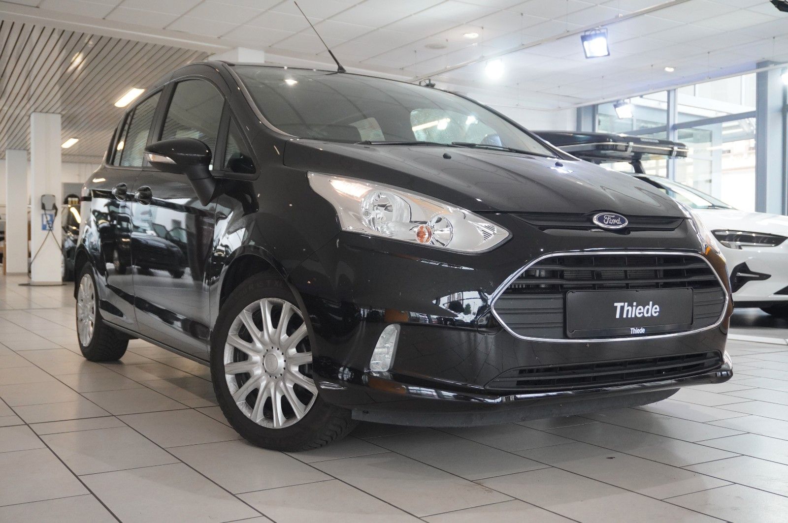 Fahrzeugabbildung Ford B-Max 1.0 TREND KLIMA/SHZ/PDC/NEBEL/WINTER/USB
