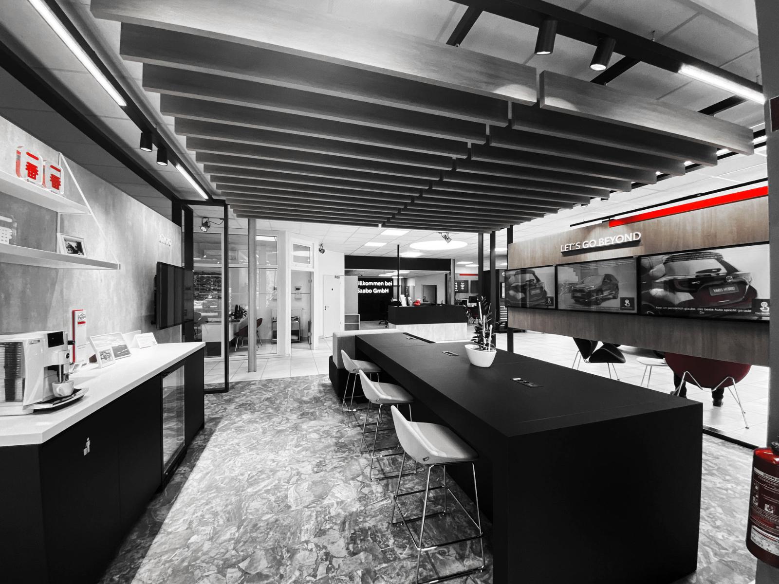 showroom-image-top
