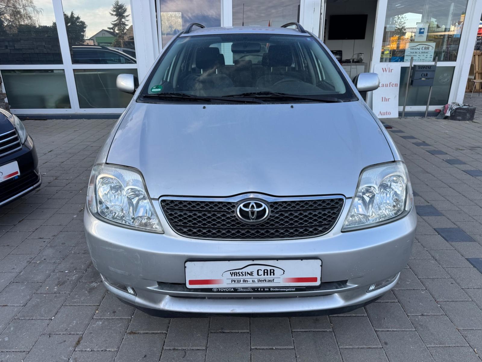 Toyota Corolla 2004 — rear view