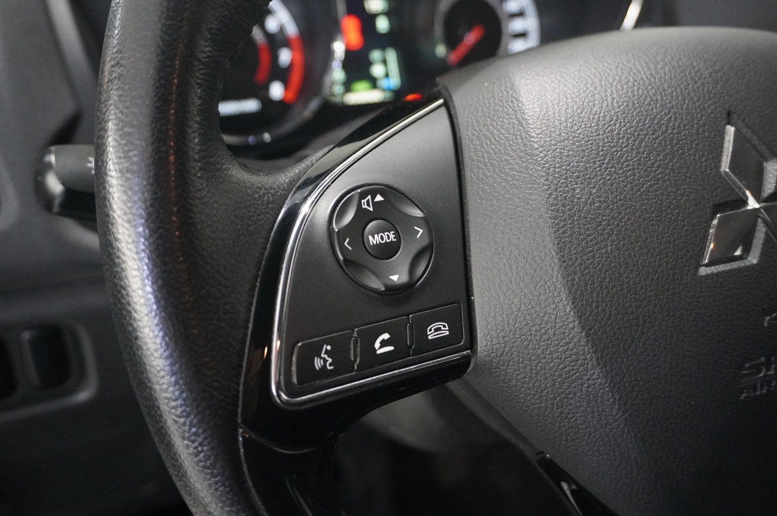 Fahrzeugabbildung Mitsubishi ASX 1.6 EDITION 2WD NAVI/LED/KAMERA/SHZ/TEMP/DAB