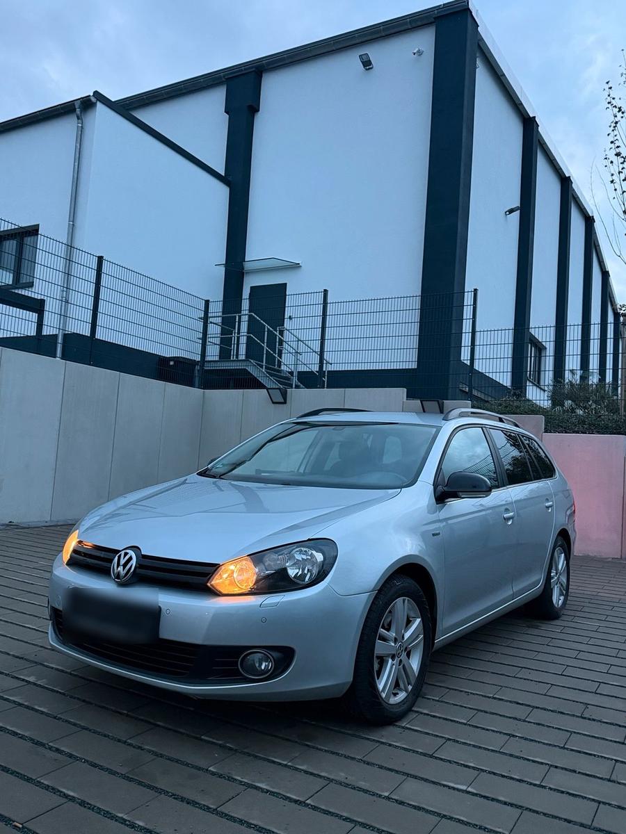 Volkswagen Golf 2013 — rear view