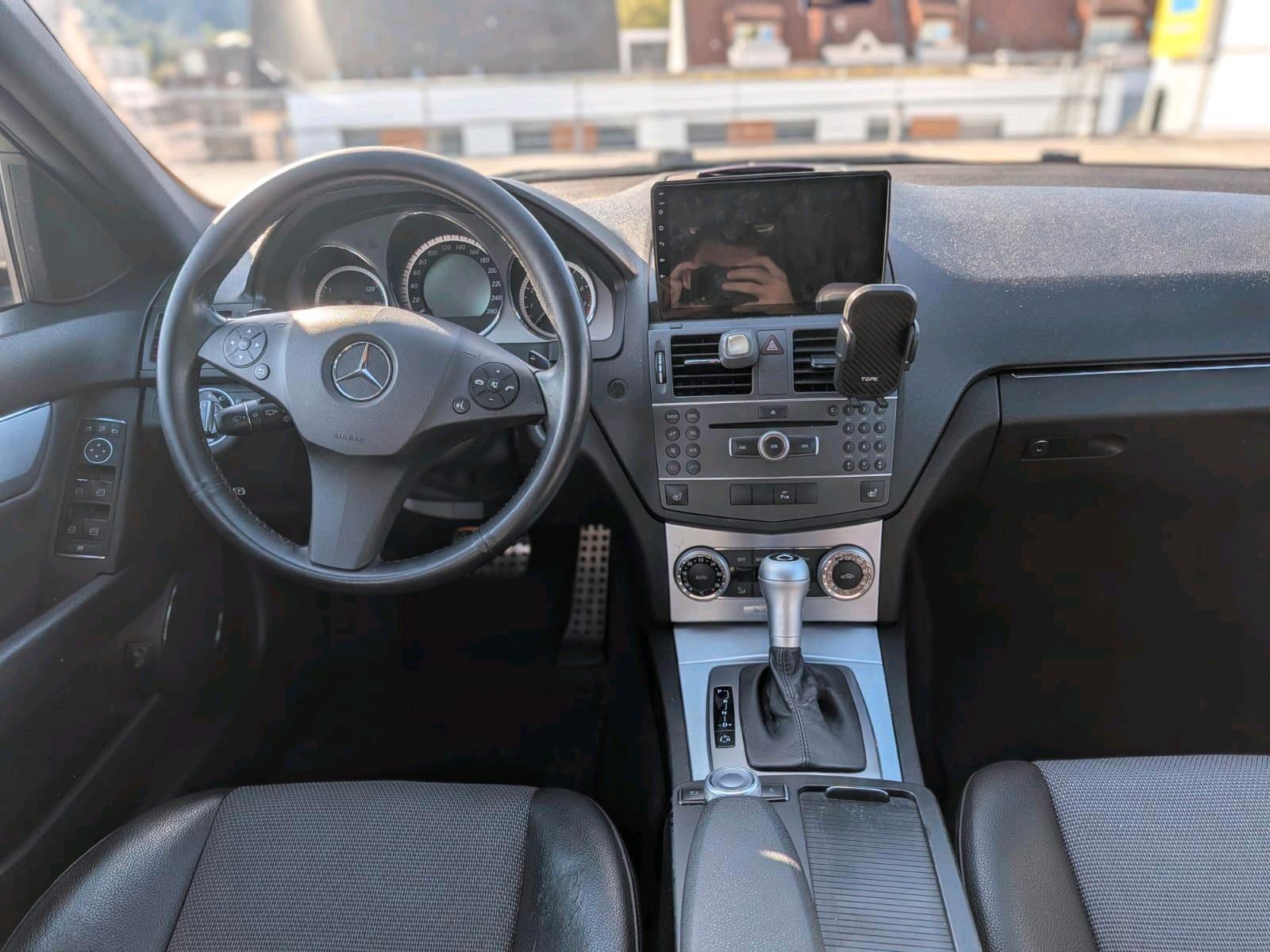 Mercedes-Benz C200 2011 — photo 7