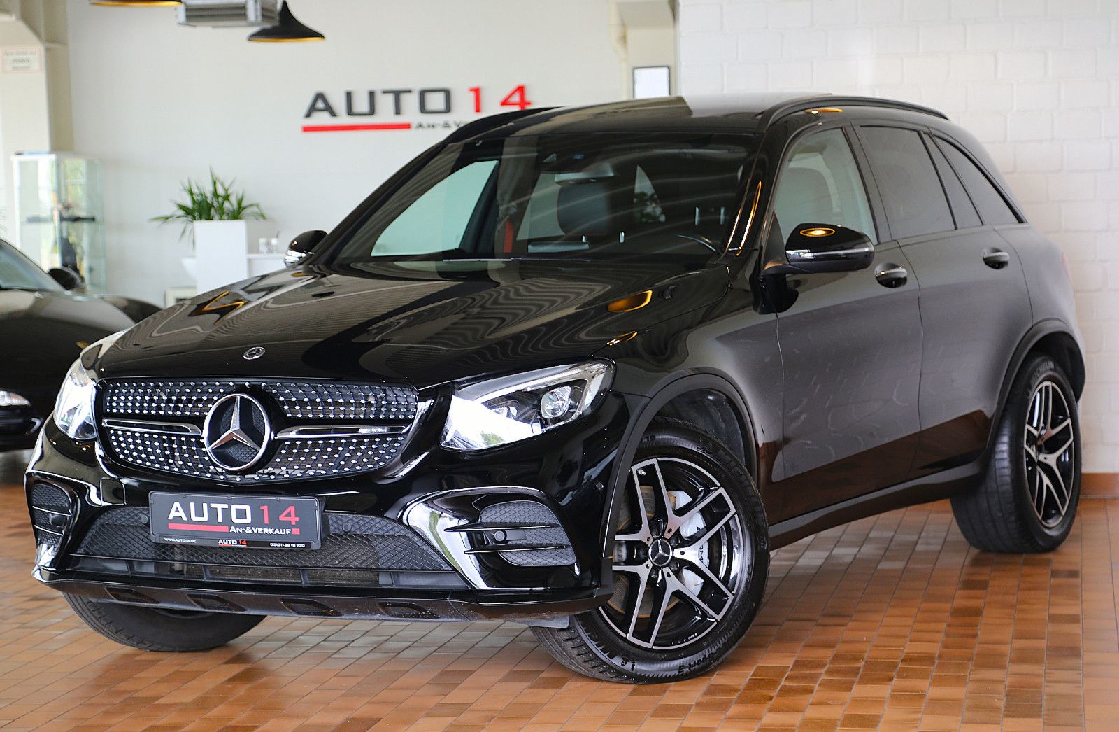 MERCEDES-BENZ GLC 43 AMG Night 4M Panorama AHK Airmatic Kamera