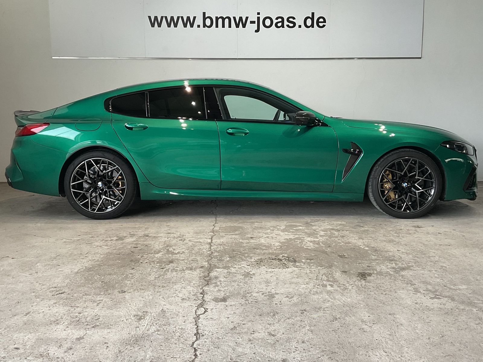Fahrzeugeinzelansicht 14 Fahrzeugabbildung BMW M8 Gran Coupé M Carbon-Keramik-Bremse | M Carbon
