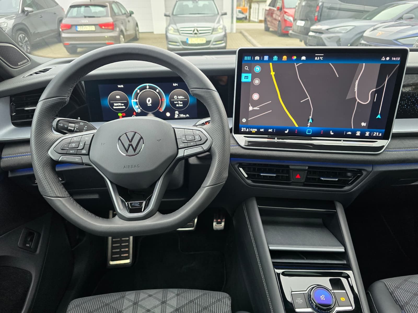 Fahrzeugabbildung Volkswagen Tayron 2.0 TDI 4M R-Line BLACK*7Si*MATRIX*PANO