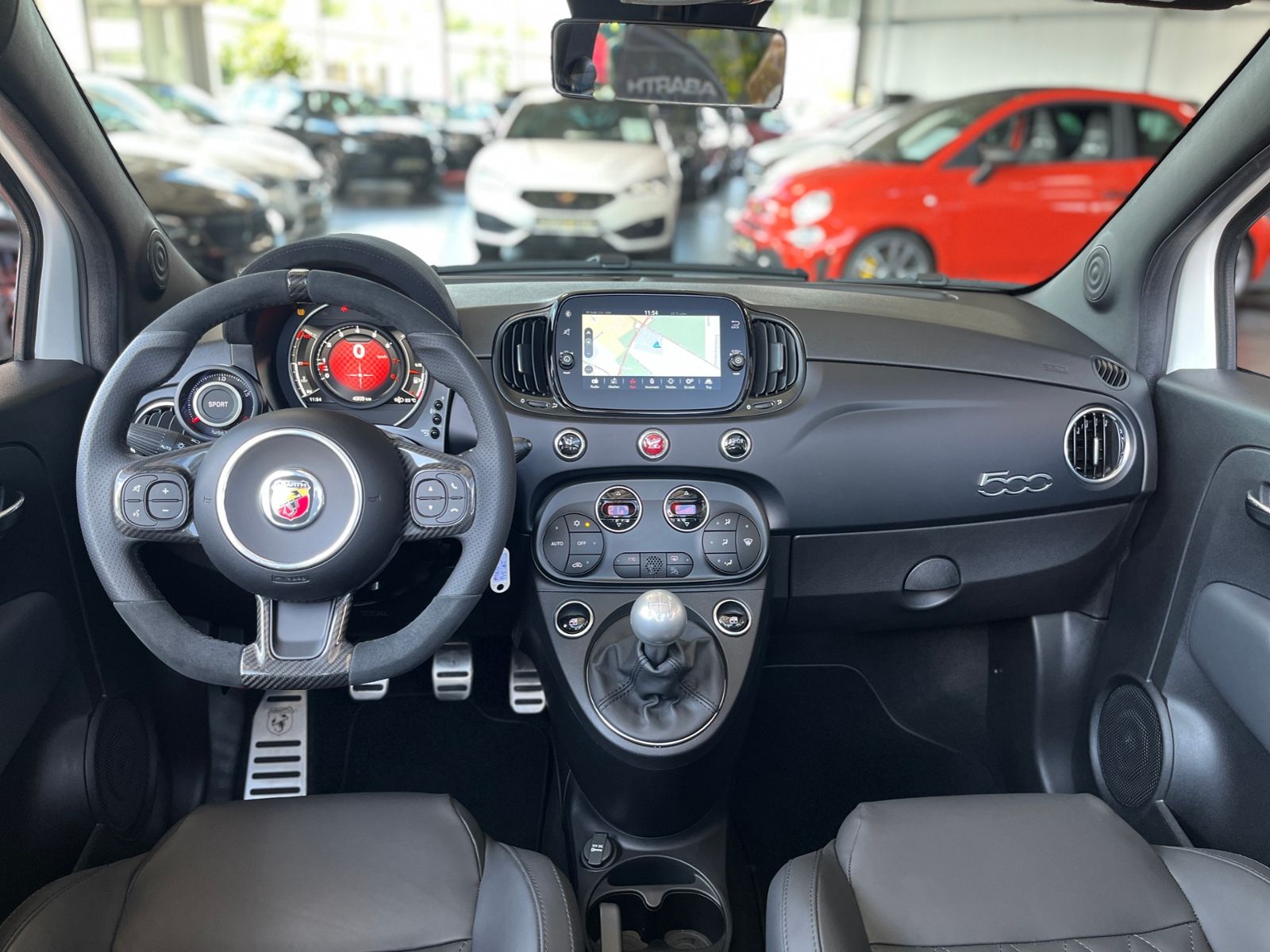 Fahrzeugabbildung Abarth 695C Turismo  LEDER NAV DAB PDC