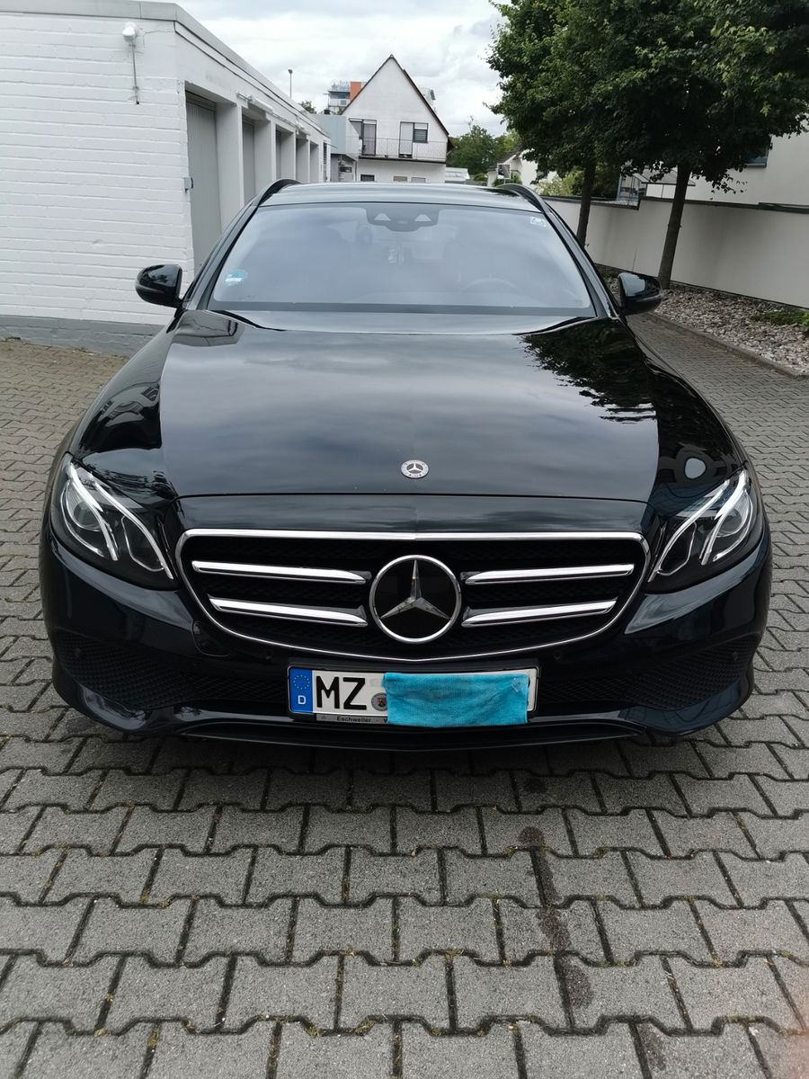 MERCEDES-BENZ E 220 d T Autom. -