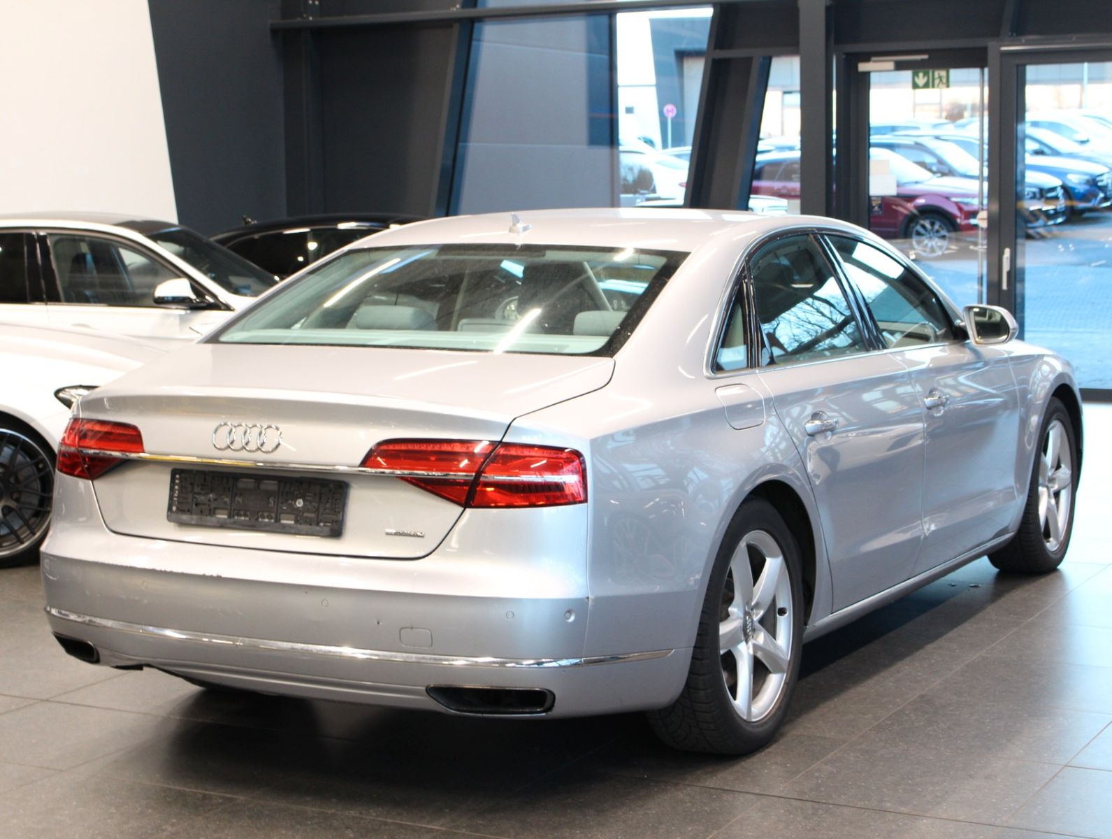 Fahrzeugabbildung Audi A8 4.0 TFSI tiptronic quattro*1.Hand Matrix-LED