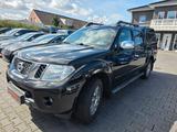 Nissan Navara Pickup Double Cab LE V6 4X4 - Nissan Navara: V6