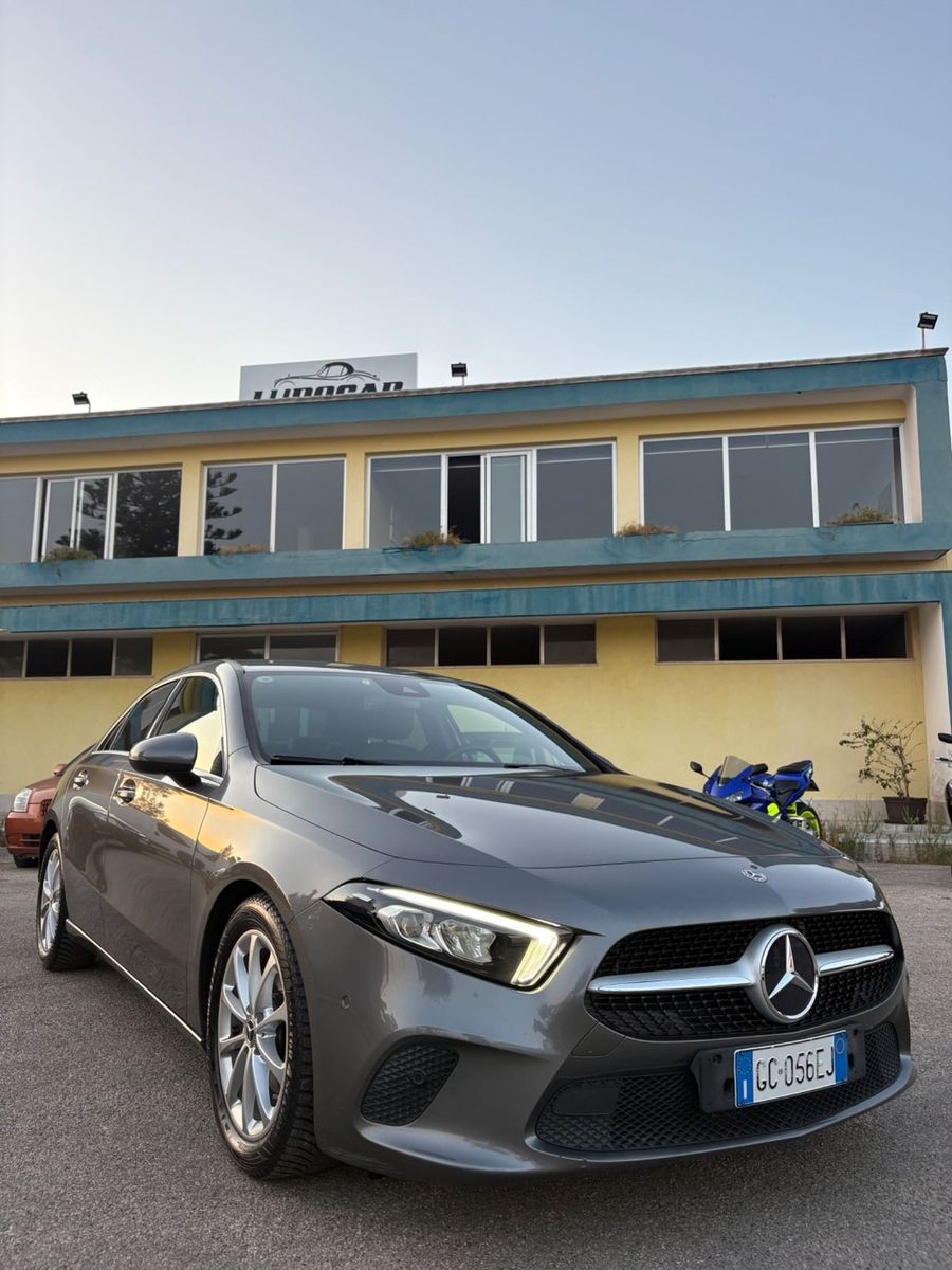 MERCEDES-BENZ Mercedes-benz A 180 d Automatic Premium