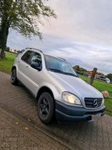 Mercedes-Benz Mercedes ML 270 mit Anhängerkupplung - gebrauchte Mercedes-Benz ML 270 aus dem Jahr 2001