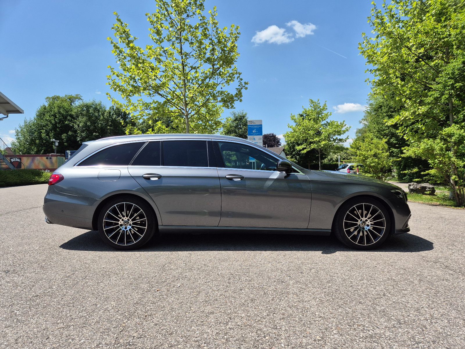 MERCEDES-BENZ E 220 d T Avantgarde