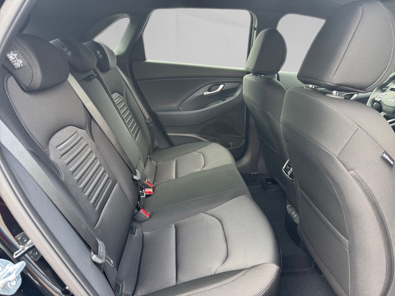 Fahrzeugabbildung Hyundai i30 TREND ACC Akustikglas Fernlichtass. Kam. LM