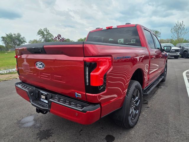 Ford F 150 Lightning Flash grosse Batterie im Vorlauf