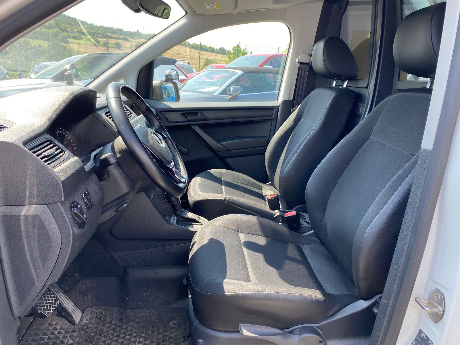 Fahrzeugabbildung Volkswagen Caddy Maxi ABTe Kasten Klima SHZ PDC Bi-Xenon