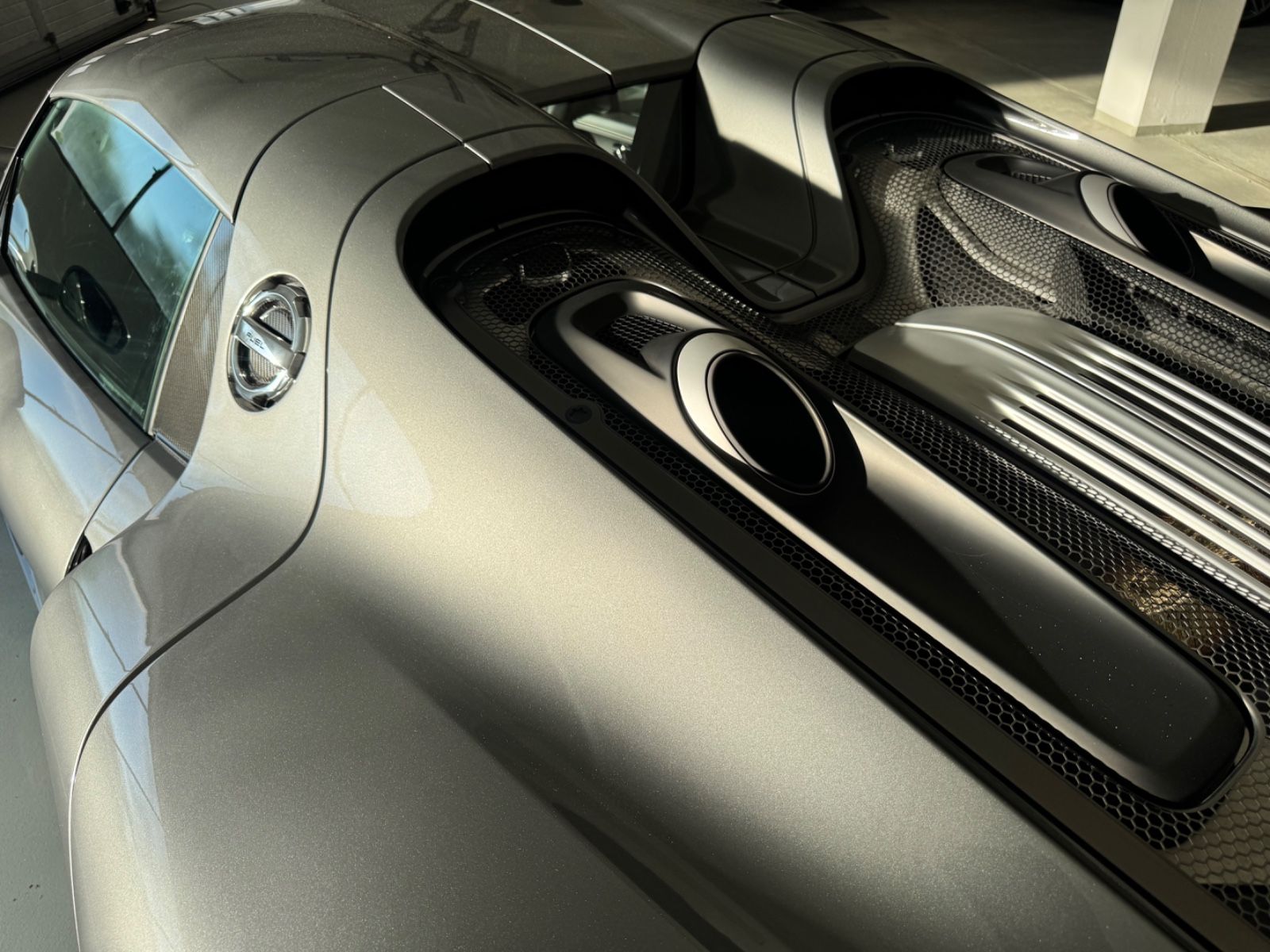 Porsche 918 Spyder METEORGRAU  LIFT 13