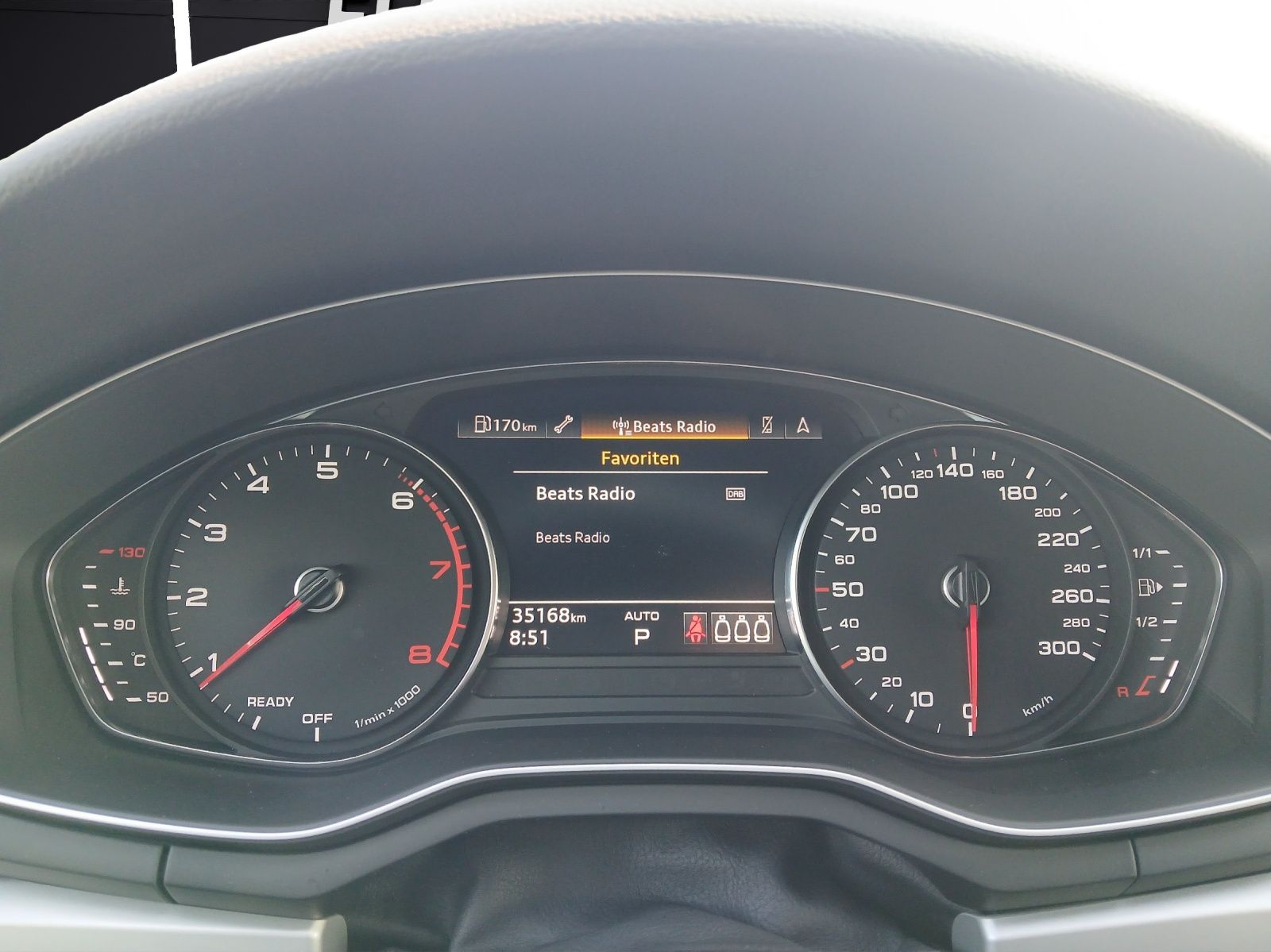 Fahrzeugabbildung Audi A4 Avant 40 TFSI advanced LED Navi Pano RFK SH