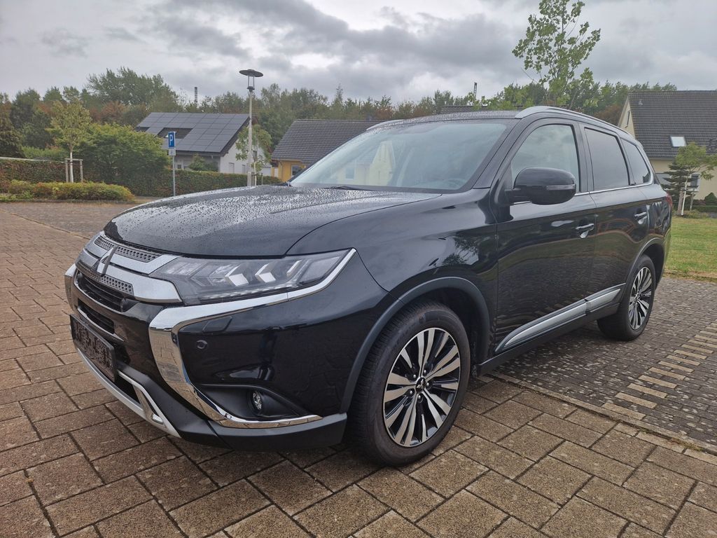 Image of Mitsubishi Outlander