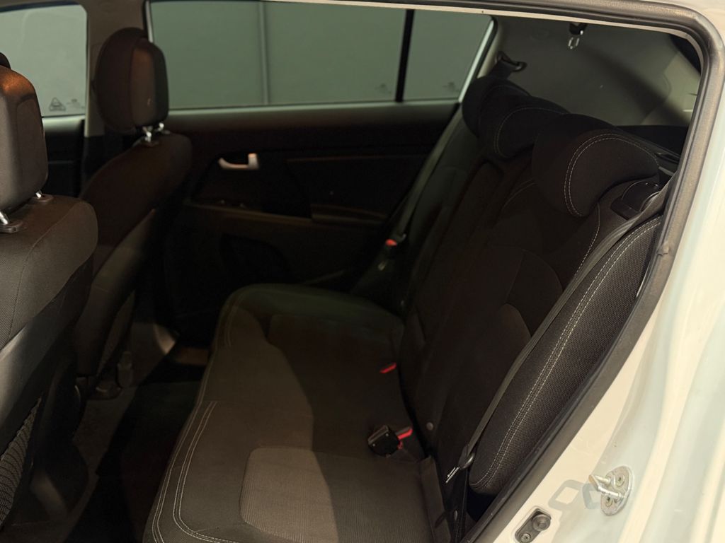 KIA Sportage Attract 2WD*KLIMA*KAMERA*SHZ*NAVI*TOP KIA Sportage Attract 2WD*KLIMA*KAMERA*SHZ*NAVI*TOP