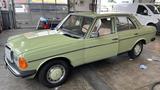 Mercedes-Benz 240 - Mercedes-Benz 240 mit Diesel-Antrieb: Limousine