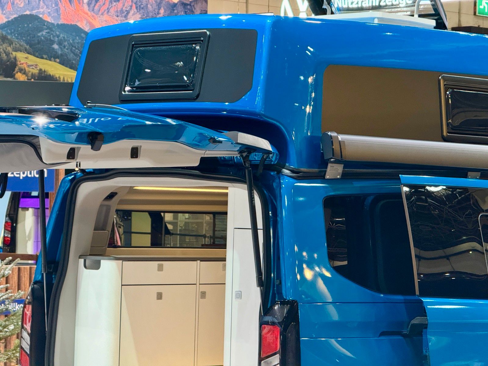 Vehicle image: Ford Nugget L2 high roof 2026 | New model V710