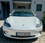 Tesla Model 3 Allradantrieb mit Dualmotor Performa...