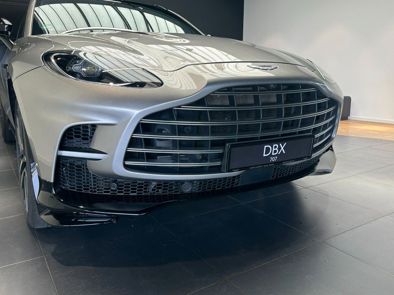 Aston Martin DBX707-Aluminite Silver-Standheizung-Leder foto 6