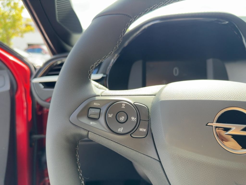 Fahrzeugabbildung Opel Corsa GS, Allwetterreifen, RFK, SHZ, LHZ