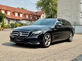 Mercedes-Benz E 200 T LED Avantg. Intelli. Light Ambientebel. - Mercedes-Benz E 200 in Duisburg