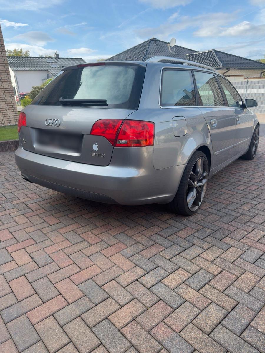 Audi A4 2006 — photo 8