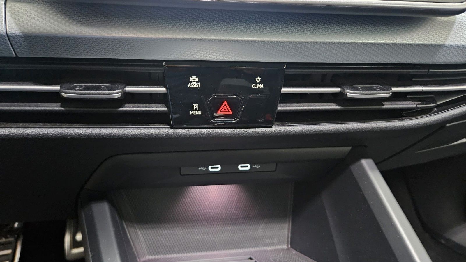 Volkswagen Golf VIII Lim 1.5 eTSI Goal DSG Navi DiscoverPRO foto 22