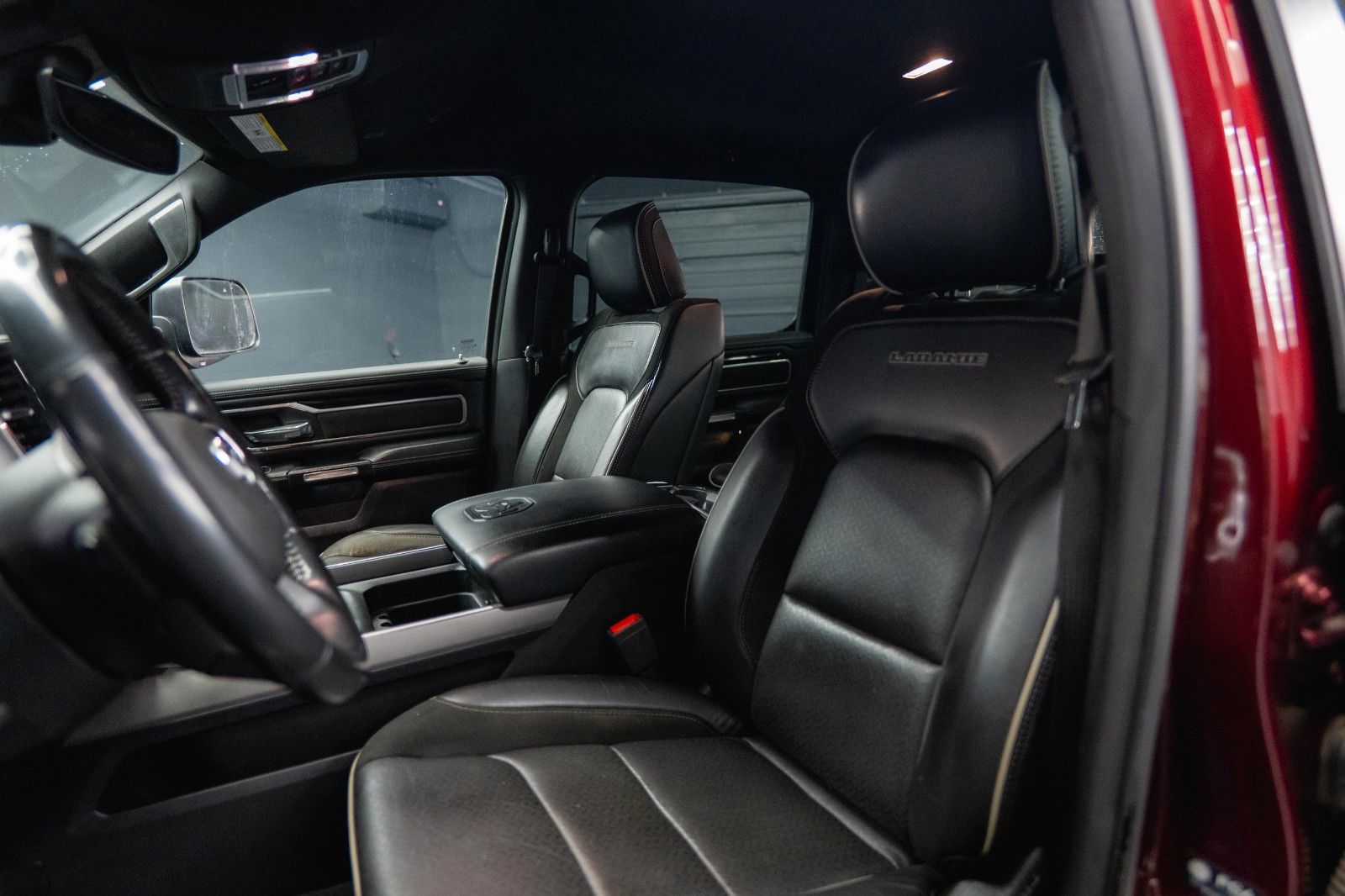 Fahrzeugabbildung Dodge RAM 5.7 V8 HEMI 4x4 NIGHT-Edition LARAMIE Sport