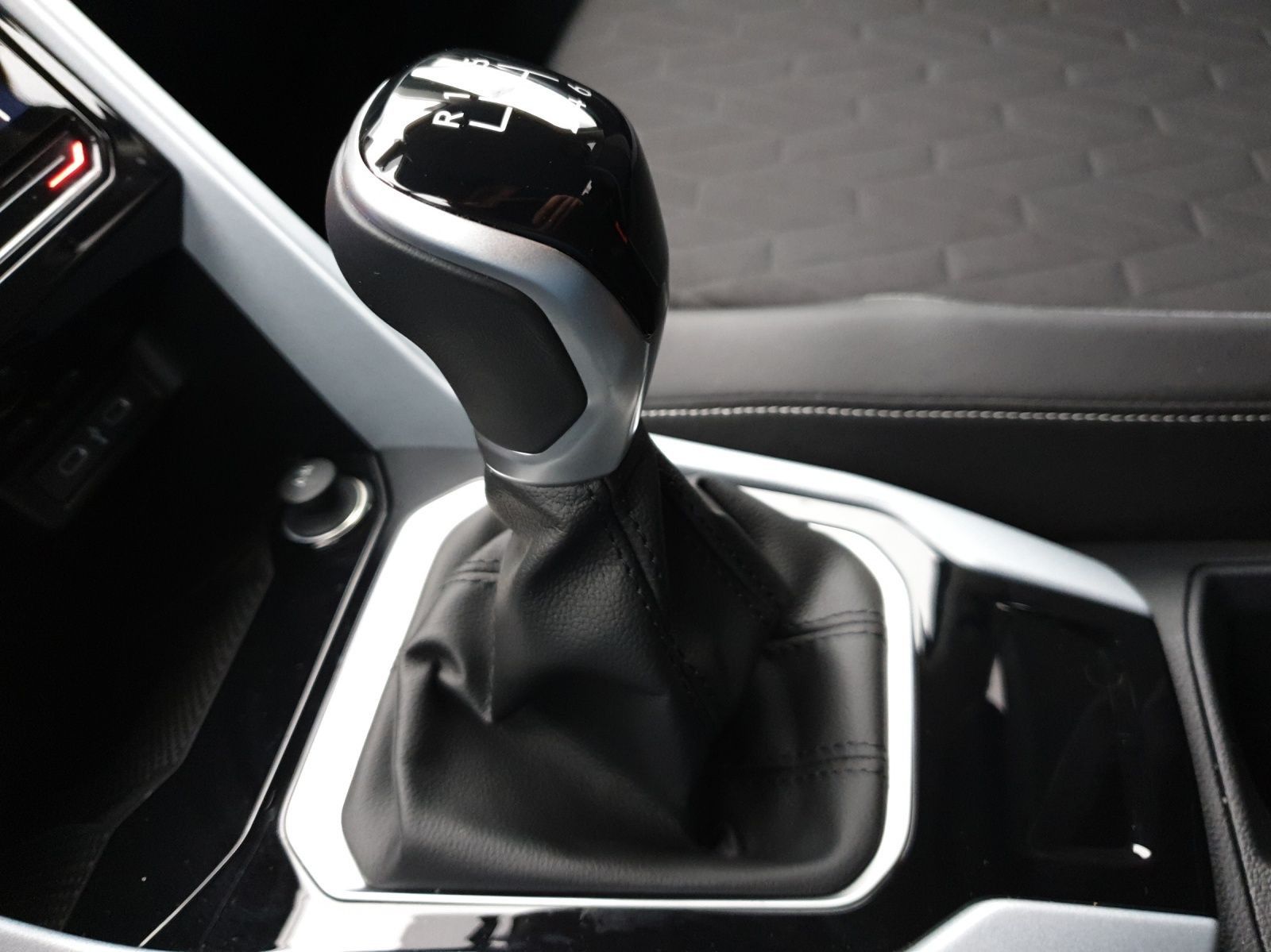 Volkswagen T-Roc - Bild 12