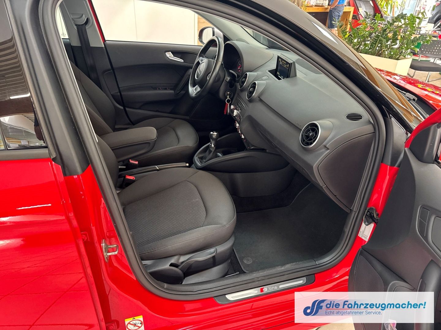 Fahrzeugabbildung Audi A1 Sportback 1.0 TFSI S line Navi Bi-Xenon Klima