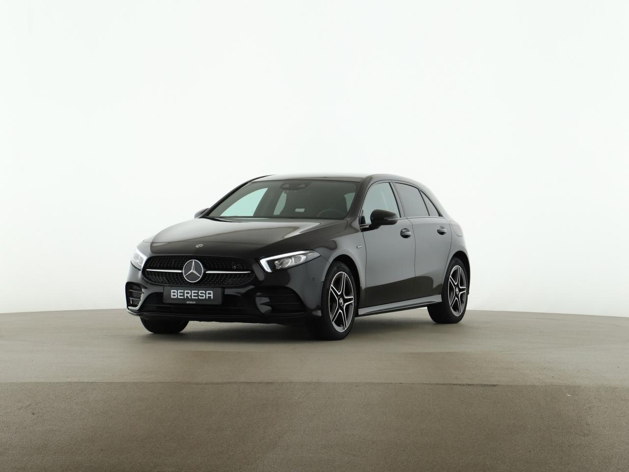Mercedes-Benz A 250 e AMG Night MBUX Pano AHK Kamera LED Navi