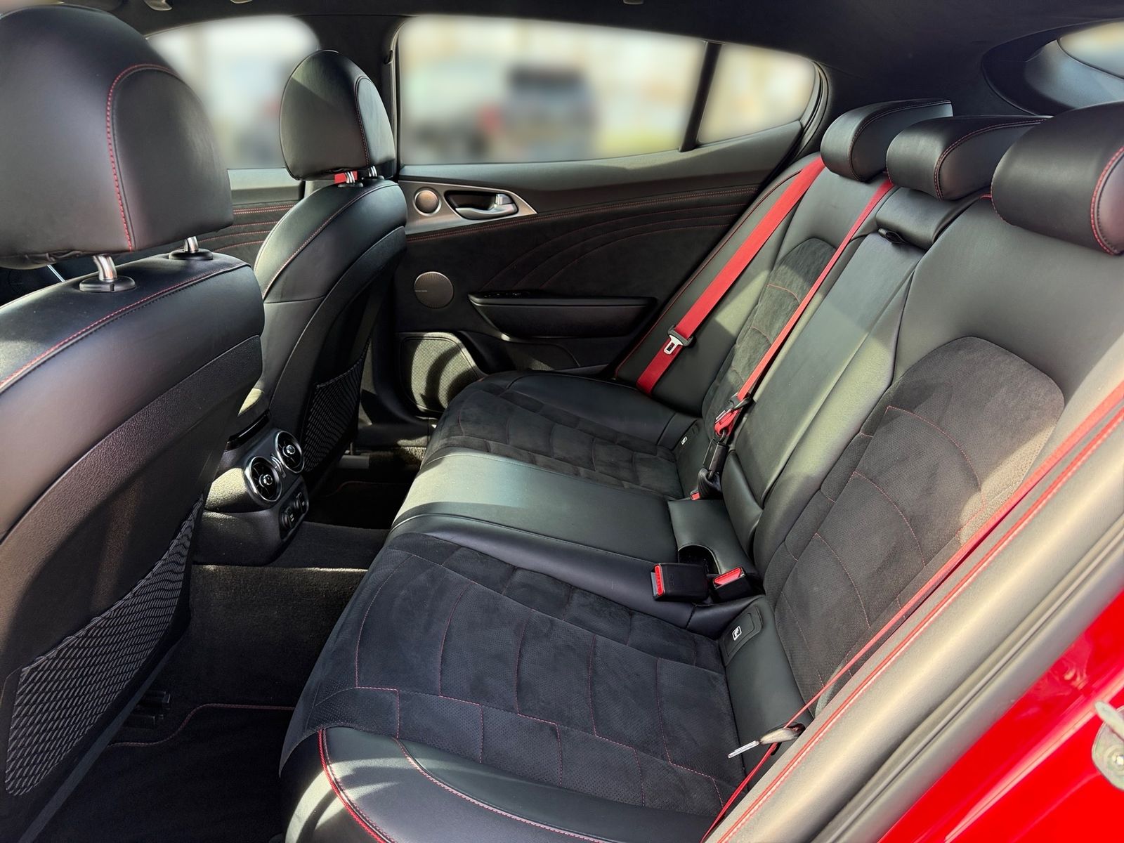 Fahrzeugabbildung Kia STINGER 3.3T AWD AT8 GT VEL.LED GD BASTUCK