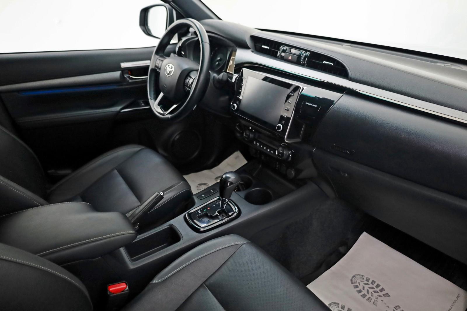 Toyota Hilux 2.8 D-4D Invincible, CarPlay, HardTop, AHK