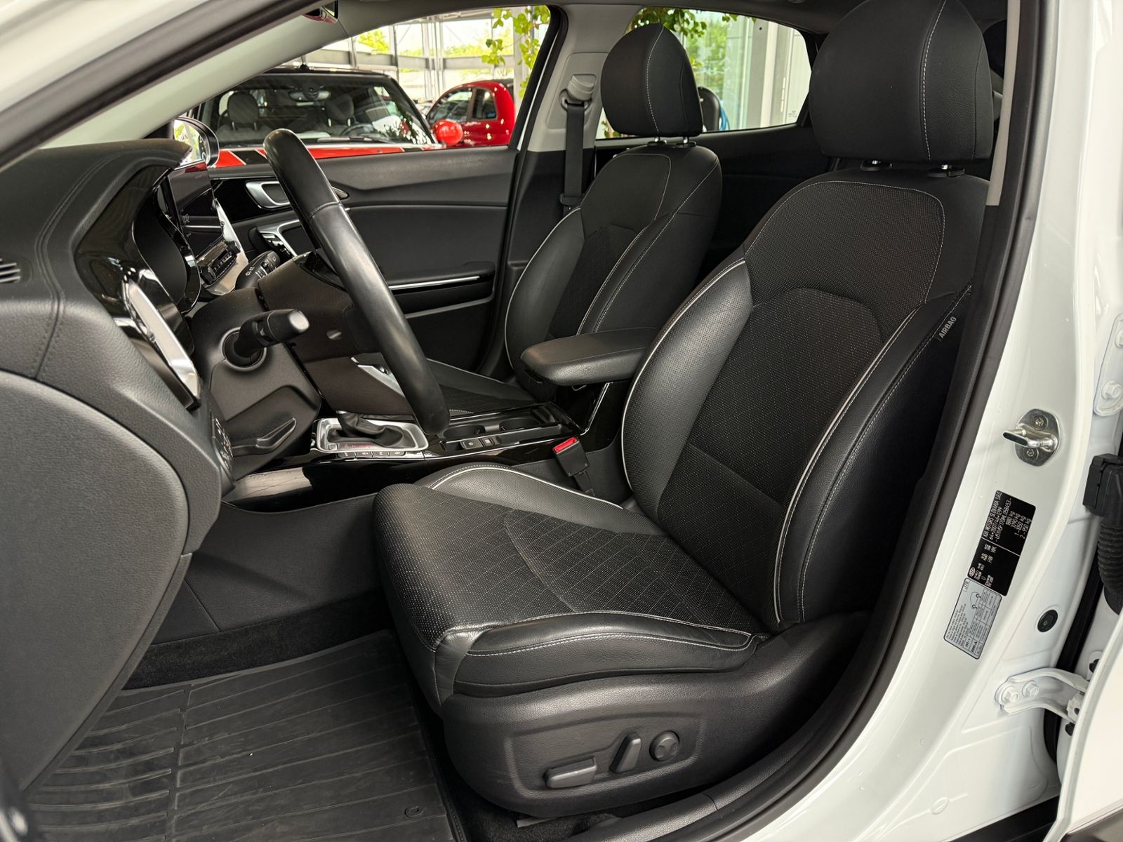 Fahrzeugabbildung Kia XCeed Platinum Edition PANO AHK JBL ACC