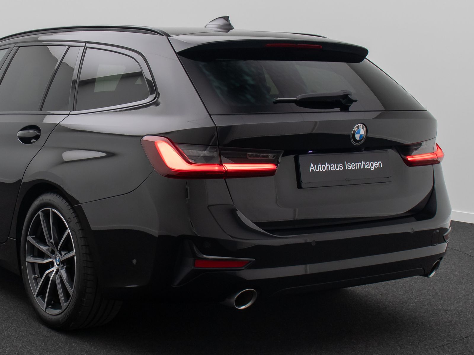 Fahrzeugabbildung BMW 320i Sport Line Stop&Go Kamera DAB Alarm Komfort