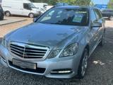 Mercedes-Benz E 250T CGI BlueEfficiency, - Mercedes-Benz E 250 mit Benzin-Antrieb: Kombi