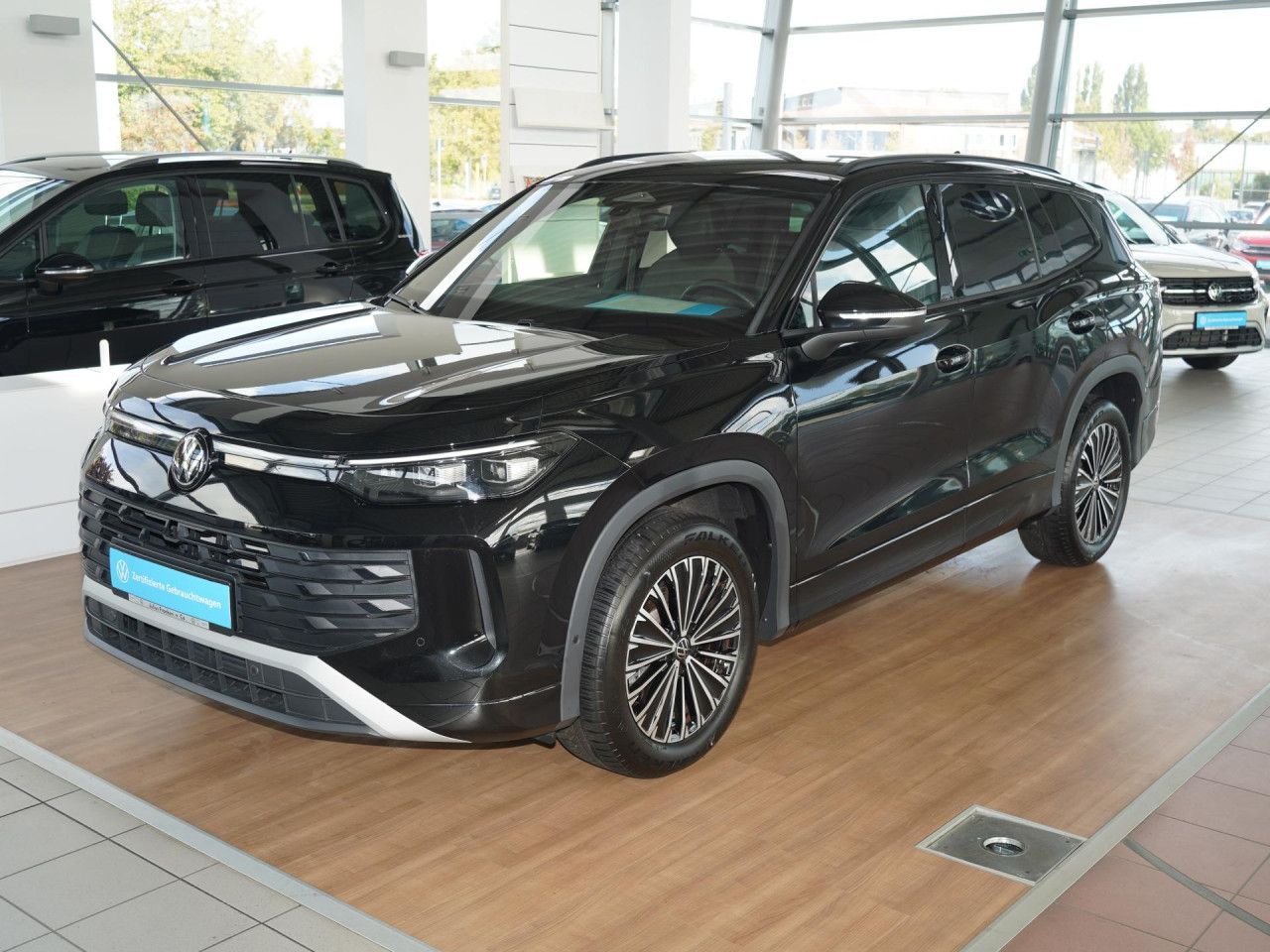 Volkswagen Tayron 1.5 TSI DARK DSG AHK STANDH SITZH LM NAVI foto 4